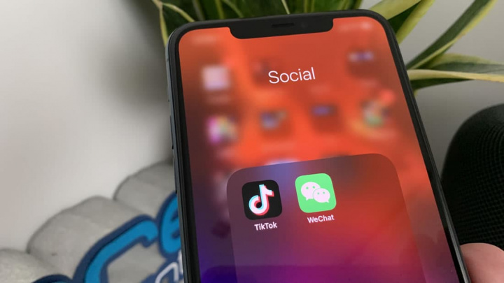 Imagem app TikTok e WeChat no iOS no iPhone da Apple