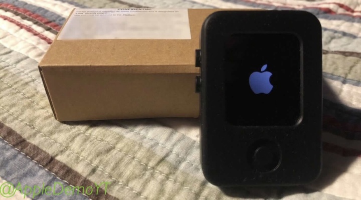 Imagem protótipo do Apple Watch equipado com capa de segurança tipo iPod nan0