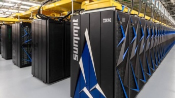 Imagem supercompuytador Summit da IBM que traz novidades na luta contra a COVID-19