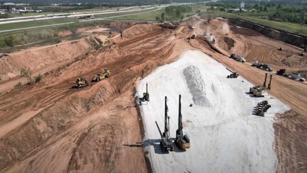Gigafactory Texas: Tesla prevê primeira conclusão para maio de 2021
