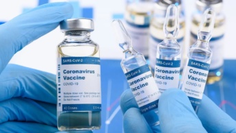 Ilustração vacina de Oxford contra o coronavírusque está suspensa