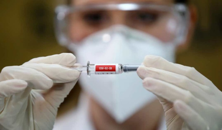 COVID-19: a vacina chinesa Coronavac é "seguro"