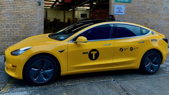 Imagem tesla Model 3 Táxi em Nova Iorque