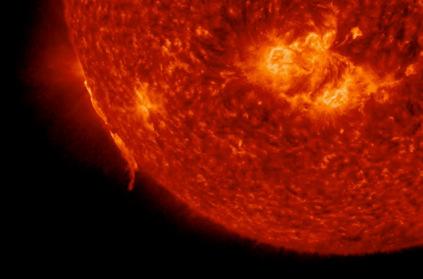 Imagem de explosão do Sol