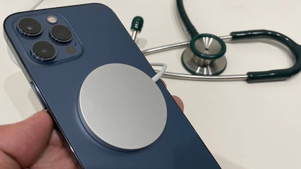 Estudo médico sugere que o iPhone 12 com MagSafe pode desativar pacemaker