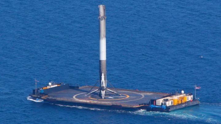 Imagem dos barcos autónomos da empresa de Elon Musk, SpaceX