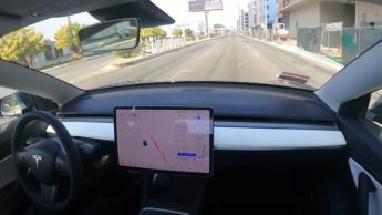 Imagem Tesla em condução autónoma