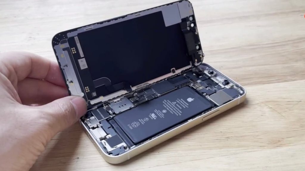 Apple quer reparar os smartphones iPhone 12 em vez de os substituir