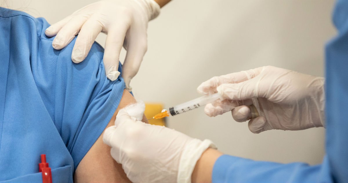 COVID-19: Como funciona o auto-agendamento da vacina?