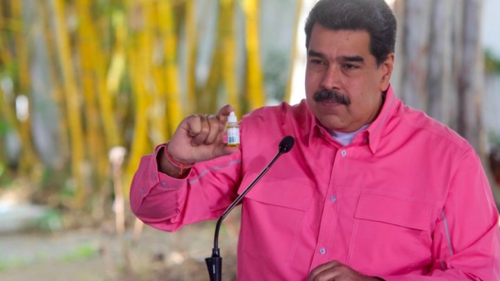 Imagem Nicolás Maduro com as gotas milagrosas Carvativir