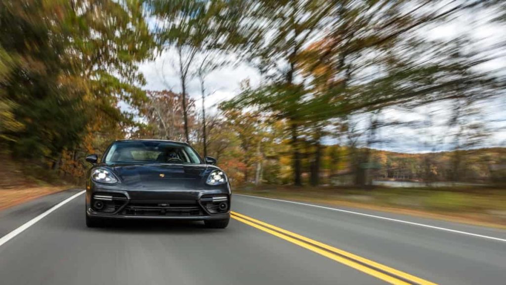 Porsche pondera que próximo Panamera seja elétrico