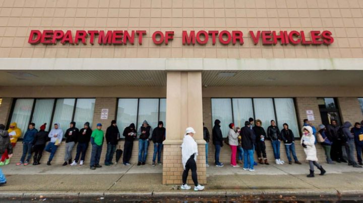 DMV- Departamento de veículos automóveis