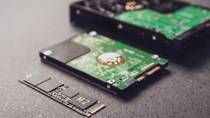 Discos SSD emitem duas vezes mais dióxido de carbono do que os HDD
