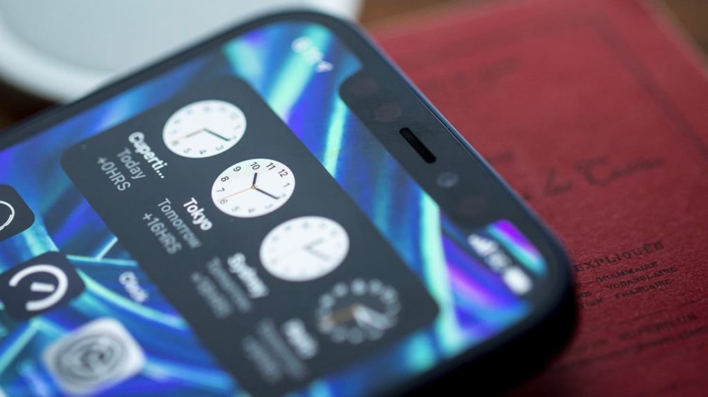 Samsung e LG já iniciaram a produção do ecrã de 120 Hz para o iPhone 13