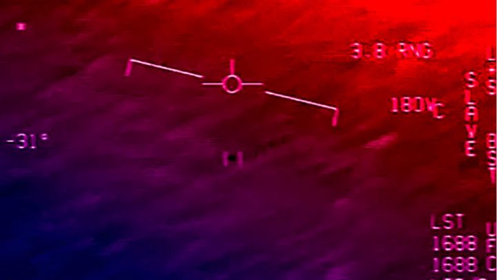 Imagem de um OVNI detetado pela marinha dos EUA