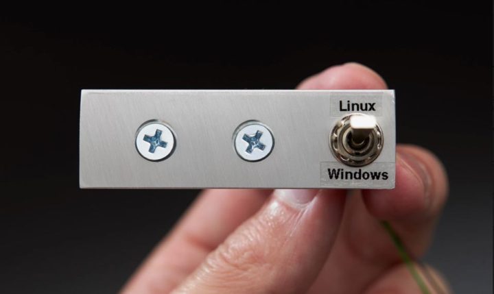 Programador cria botão físico para escolher entre o Windows e Linux