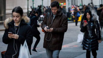 Android smartphone Google Digital Wellbeing andar