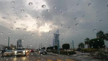 Imagem de chuva no Dubai