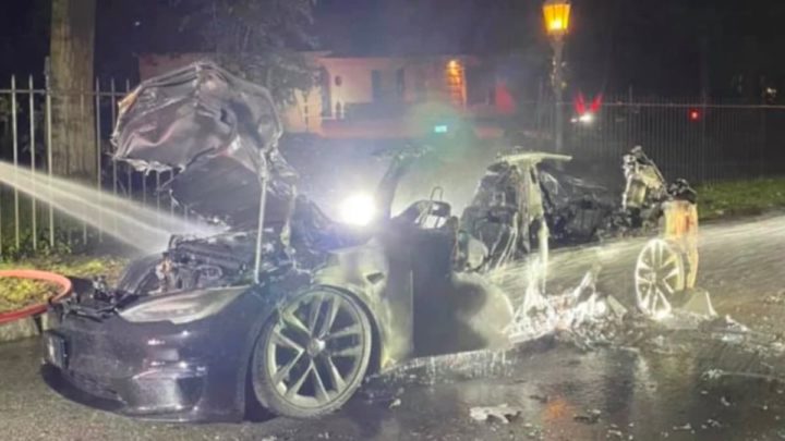 Imagem Tesl Model S Plaid destruído pelo incêndio