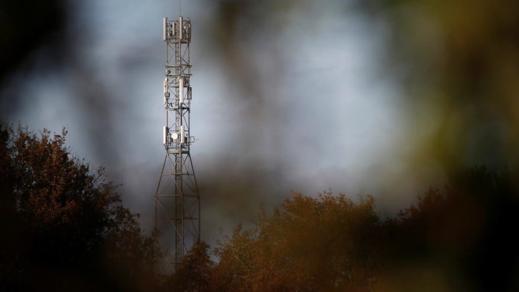“Ardam no inferno” – Monges franceses incendeiam antenas 5G