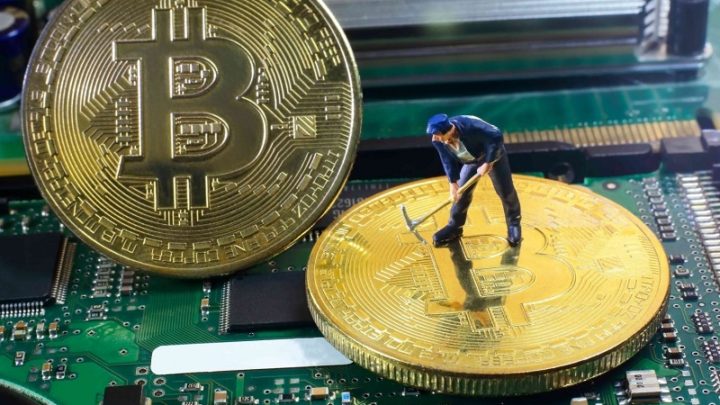 Preço da Bitcoin cai quase 10% em menos de 24 horas
