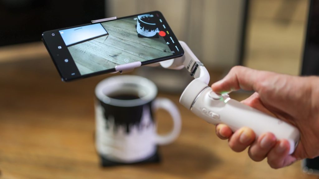 DJI OM 5: Conheça o novo estabilizador para selfies e não só