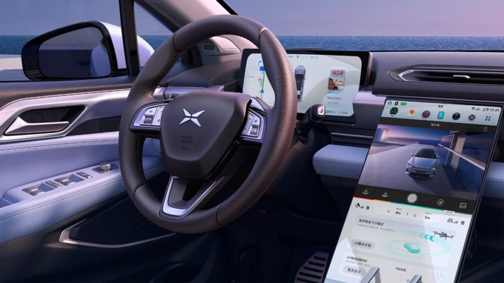 Carro elétrico XPeng P5 já consegue conduzir no meio do trânsito (vídeo)