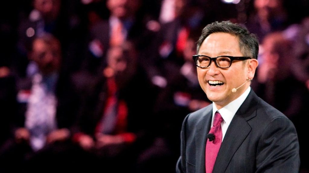 Toyota vai substituir o seu presidente para acelerar a transição para carros elétricos