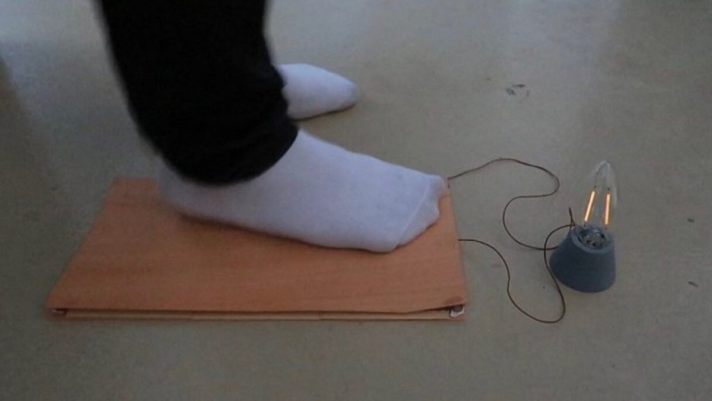 Nanogeradores permitem que pisos de madeira gerem eletricidade