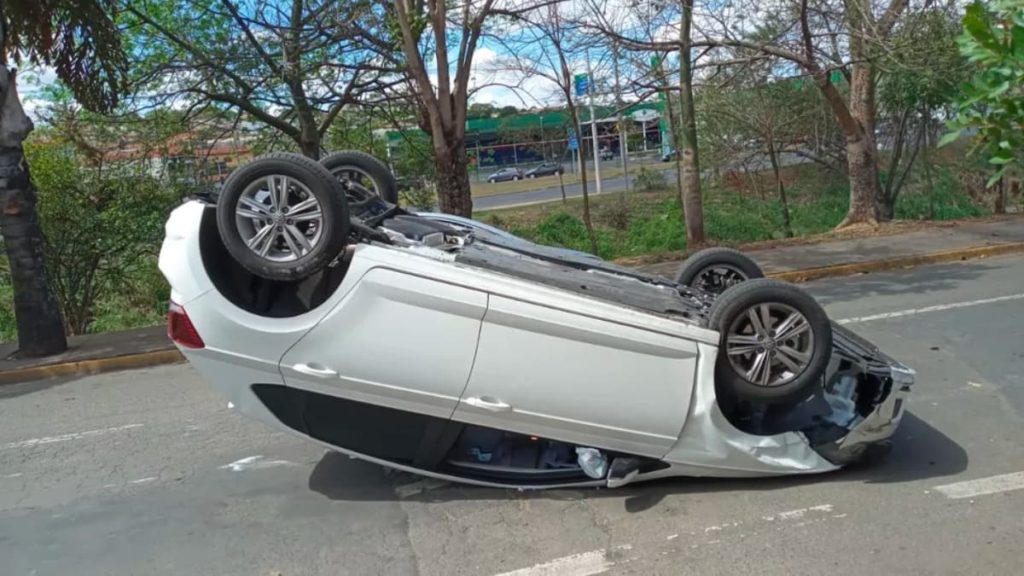 PSP alerta: em caso de impacto violento de um veículo contra um obstáculo…