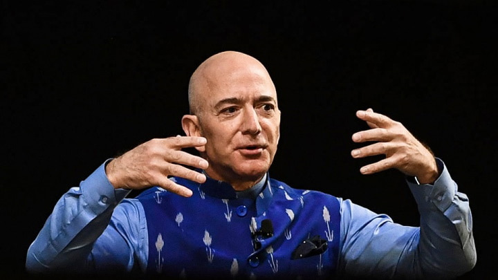 Jeff Bezos cree que en el futuro se visitará la Tierra como si fuera una reserva natural