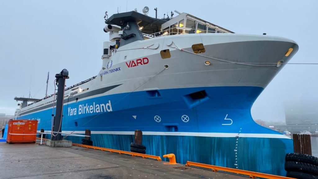 O primeiro navio cargueiro elétrico autónomo do mundo completou a sua primeira viagem