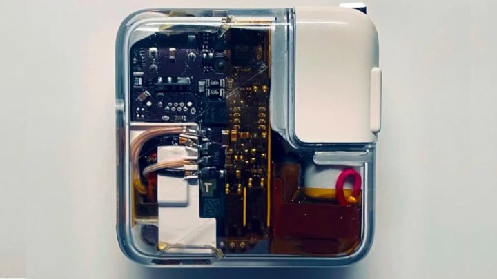 Imagem protótipo carregador Apple transparente