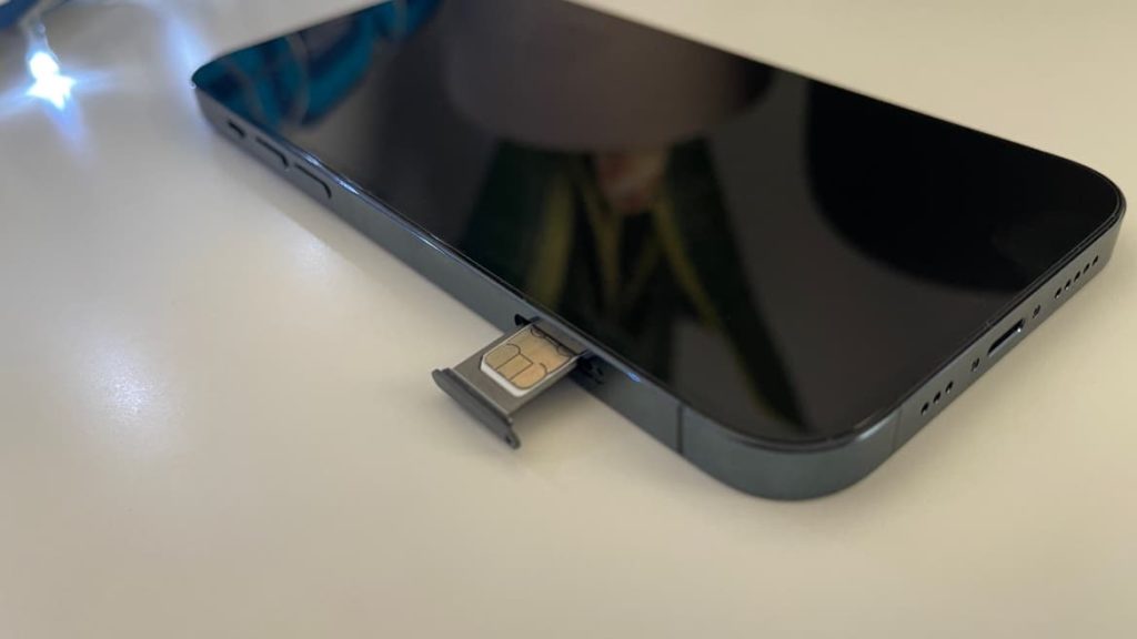 Apple prepara-se para lançar iPhones sem slot de cartão SIM