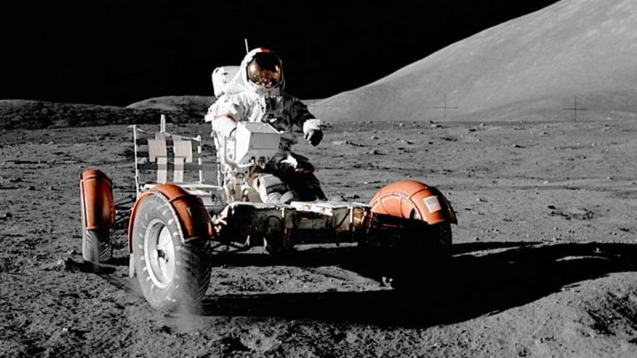 Imagem do Lunar Roving Vehicle usado pelos astronautas da Apollo 15 para explorar a Lua