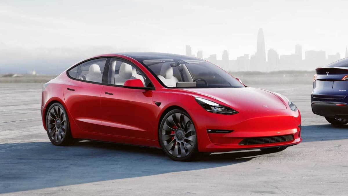 tesla is the best selling electric vehicle in 2021