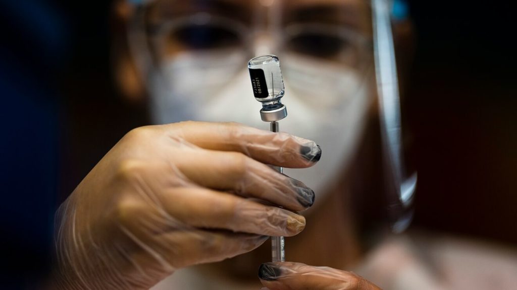 Deltacron: Nova variante que mistura a Delta com a Ómicron