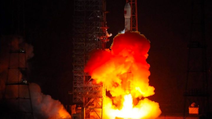 Imagem foguetão chinês que vai colidir com a Lua