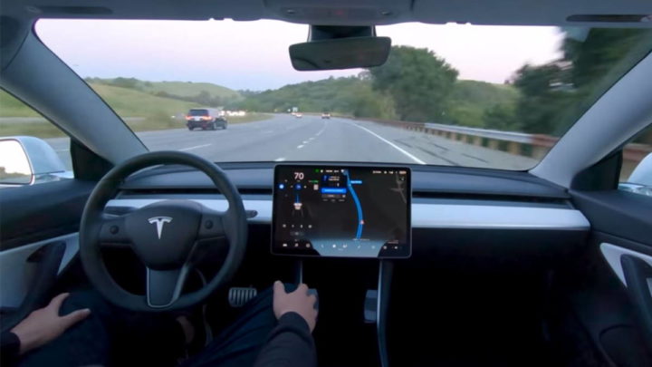 Tesla Full Self Driving carros NHTSA recolha