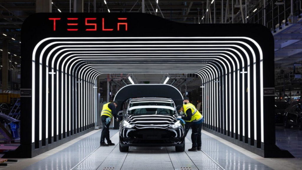 Tesla está alegadamente a despedir mais de 10% da sua força de trabalho
