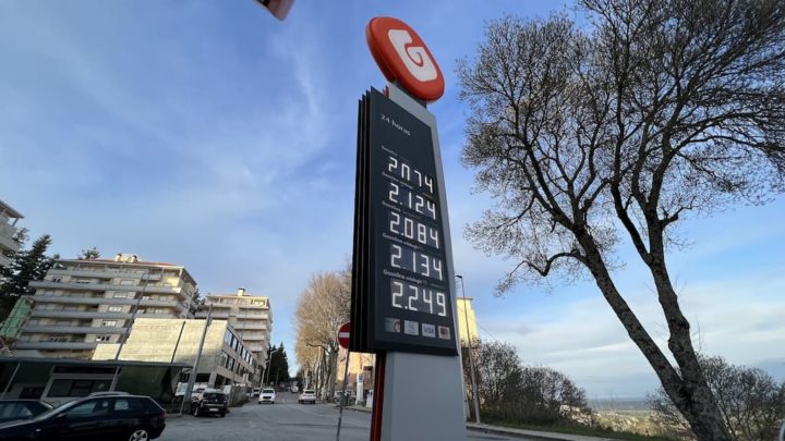Autovoucher: Apoio de 0,40 euros/litro no combustível em abril