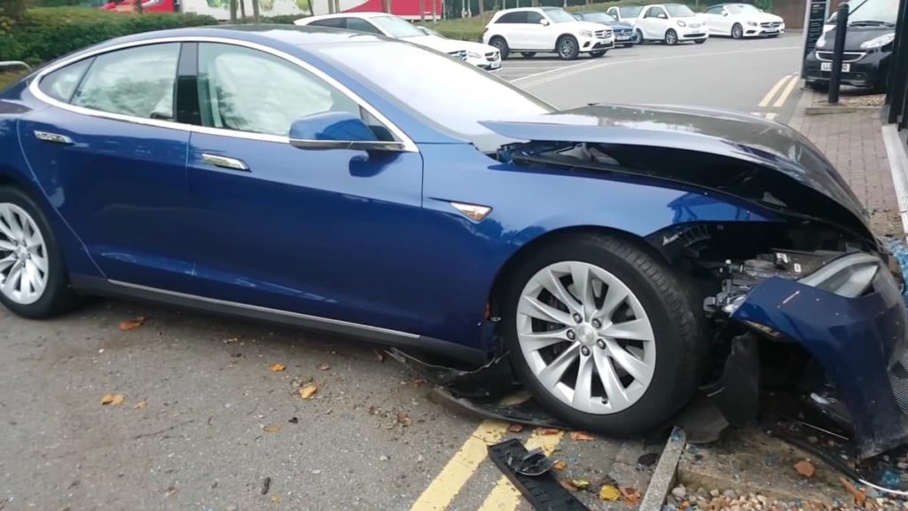 Quando um Tesla em piloto automático mata alguém, quem é o responsável?