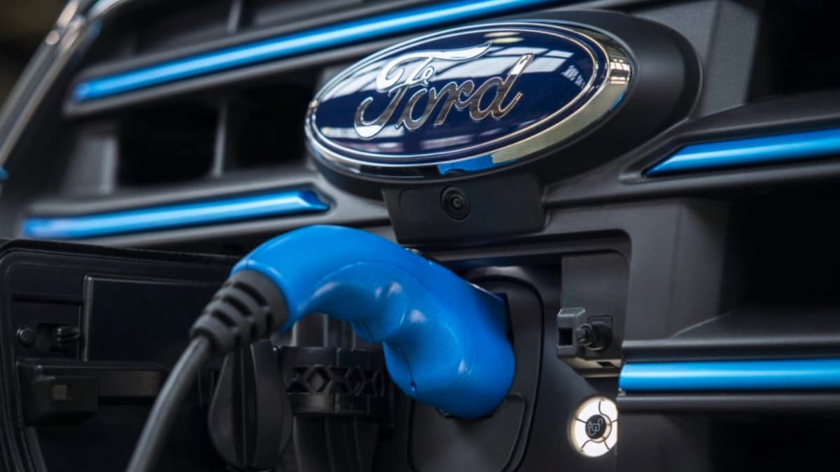 Ford repensa o objetivo de se tornar totalmente elétrica na Europa em 2030