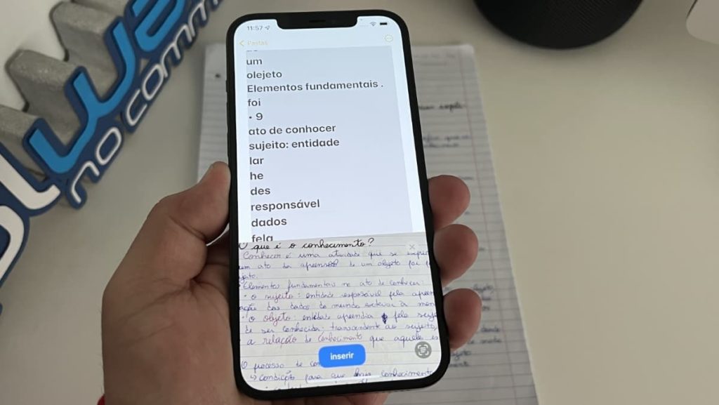 Sabia que o iOS 15.4 permite digitalizar instantaneamente texto manuscrito?