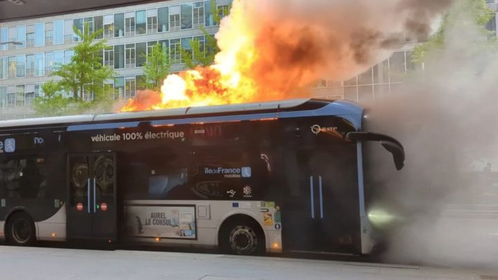 Autocarros elétricos são retirados de circulação em Paris depois de incêndios sem explicação