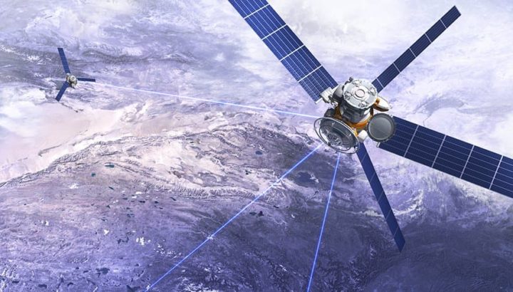 Satélites militares comunicaram entre si usando lasers infravermelhos