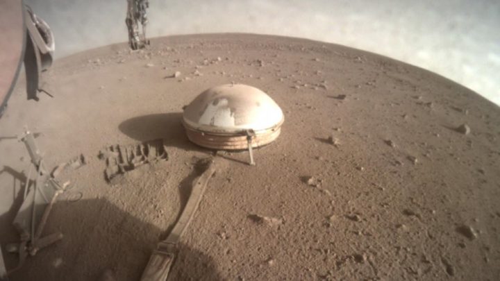 Imagem da sonda InSight da NASA em Marte