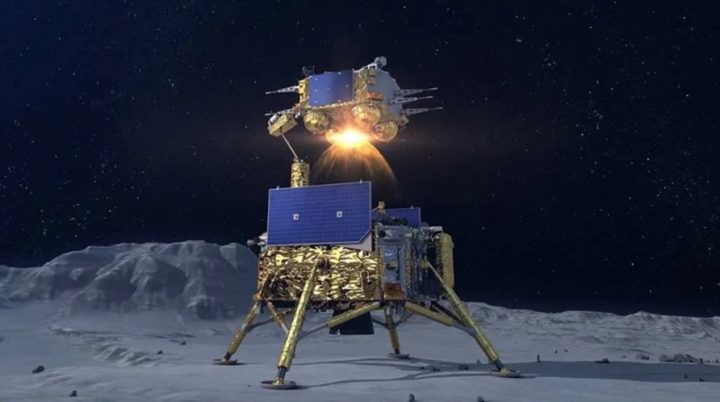 China found traces of water on the surface of the Moon