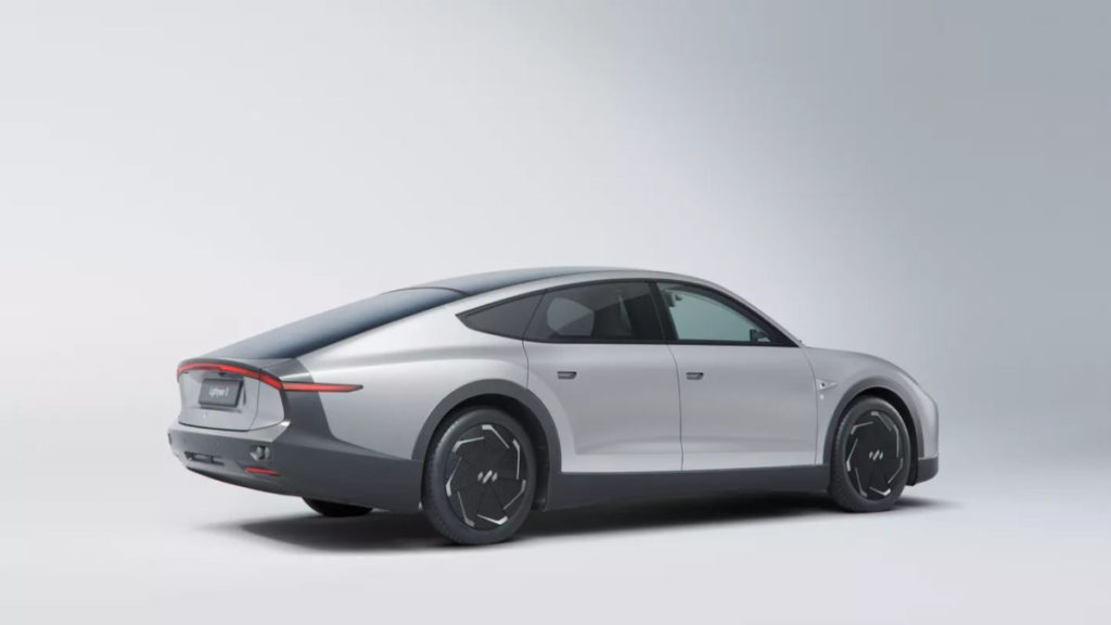 Lightyear 0: Um carro solar que promete revolucionar os elétricos