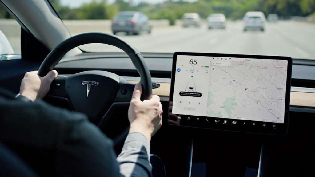Tesla Autopilot acidente carro tribunal